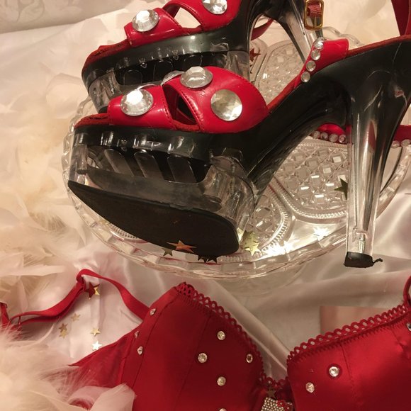 AMAZING vinatge cherry red glass platforms with hell kitty crystal details! - Picture 6 of 16